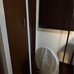一人暮らし用その1(テーブル一式、ハンガーラック、フロアライト、扇風機、ブラインドなど)の画像