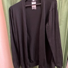 ユニクロ 黒 カーディガン 新品タグ付き 未使用の画像