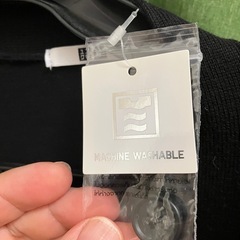 ユニクロ 黒 カーディガン 新品タグ付き 未使用の画像