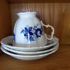 ロイヤルアルバート　カップソーサーセットの画像