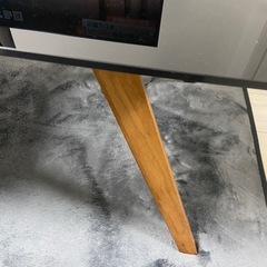 ガラス製ローテーブルの画像