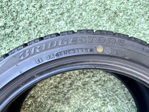 ブリヂストン BLIZZAK VRX スタッドレスタイヤ 245/40R18