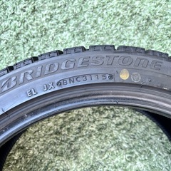 ブリヂストン BLIZZAK VRX スタッドレスタイヤ 245/40R18の画像