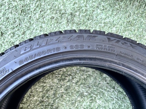 ブリヂストン BLIZZAK VRX スタッドレスタイヤ 245/40R18