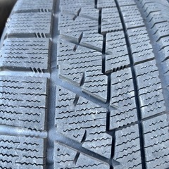 ブリヂストン BLIZZAK VRX スタッドレスタイヤ 245/40R18の画像