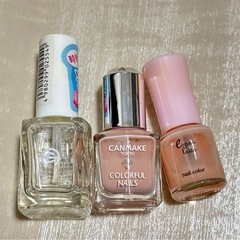 ⭐️マニキュア3本セット⭐️中古です⭐️キャンメイク⭐️ピンクネイル⭐️ヌードカラー⭐️の画像