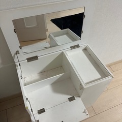 コンパクトドレッサーの画像