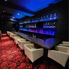 ❤️急募❤️ 【1日OK／時給1300円】楽しいバーで接客スタッフ」の画像