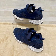 リーボック インスタポンプフューリー ネイビー 27.5cm V65752の画像