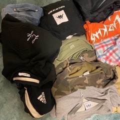 アパレルブランド　服まとめ売りの画像