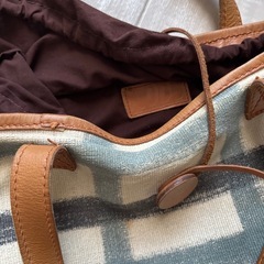 ⭐️百貨店で購入⭐️本革⭐️しっかりした作りのカバン⭐️の画像