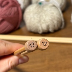 編み物−  毛糸と編み針の画像