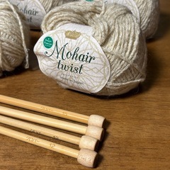 編み物−  毛糸と編み針の画像