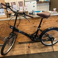 【SALE価格！防犯登録無料！チェーン新品！】6段変速　20インチ折りたたみ自転車　ブラックの画像