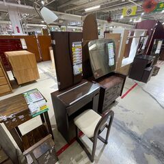 ﾄﾞﾚｯｻｰ/ｲｽ付き(No:1277644)の画像