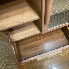 食器棚　インテリアの画像