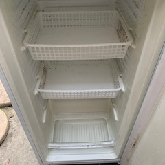 ハイアール冷凍庫　ワンドアの画像