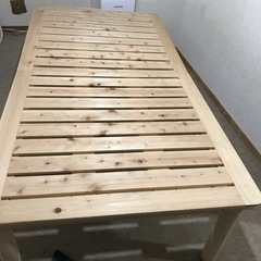 木製ベッドの画像