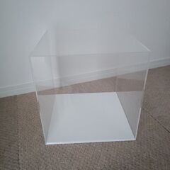 猫用システムトイレ、フード、コレクション用ショーケース等の画像