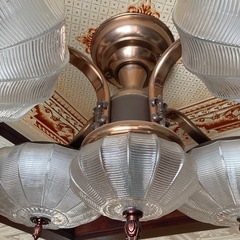 ■□■昭和の雰囲気ありのシャンデリア■□■の画像