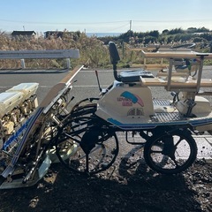 イセキ　田植機 4条植え セル　ロータリー式 施肥機　肥料撒き　デフロック 乗用型　田植え機　田んぼ PM40 ガソリン 5馬力　農機具 4条　宮崎 簡易始動動画ありの画像