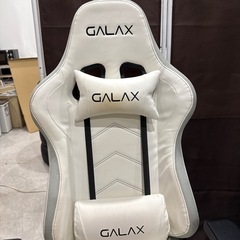 ゲーミングチェア　ホワイトの画像