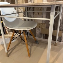 テーブル、イスの画像