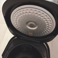 SHARP 炊飯器　3合炊き　内釜破損の画像