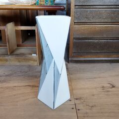 レトロ モダンな花瓶 陶器 幾何学モチーフ オブジェ 置物 花器　/TJ-2712 2Fの画像