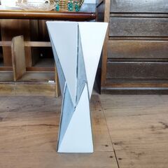 レトロ モダンな花瓶 陶器 幾何学モチーフ オブジェ 置物 花器　/TJ-2712 2Fの画像