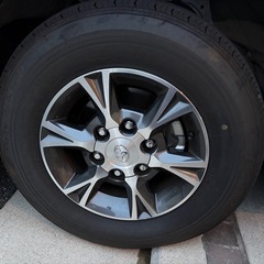 ハイエース 純正アルミホイール＆タイヤセットの画像