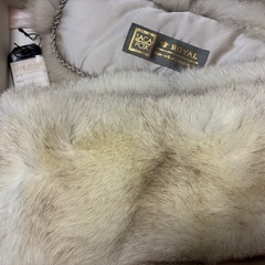 ローヤルサガミンクのショールの画像