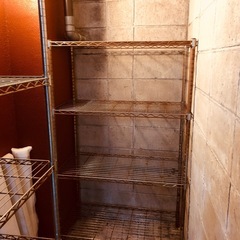 かなり錆有りスチールラック4台セットの画像