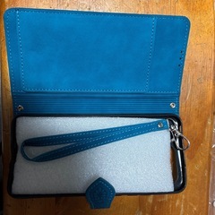 青い手帳型スマホケース カードポケット付きの画像