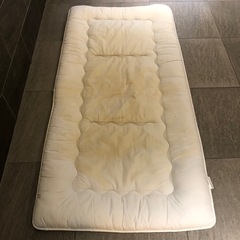 ニトリ敷布団+タンスのゲン敷カバー　シングルサイズの画像