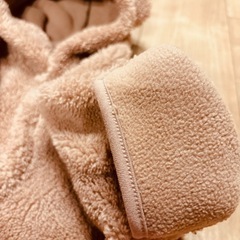 ブラウン フリース フード付きロンパースの画像