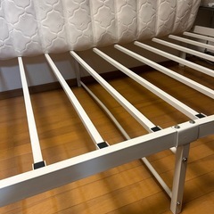 セミダブルベッドフレーム＆マットレスの画像