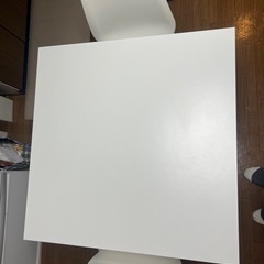 IKEA ダイニングテーブル　イスの画像