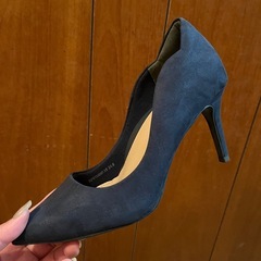 RANDA ランダ　フラワーカット　パンプス　デザインカット　24.5cm ネイビー　ヒール8cmの画像