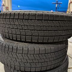 スタッドレスタイヤセット　ブリヂストン　2022年製　155/65R14　スズキホイール付きの画像