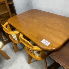 リサイクルショップどりーむ天保山店　No5435 ４人掛けダイニングテーブルセット　回転イス４脚付き　テーブル　お買い得品🎵の画像