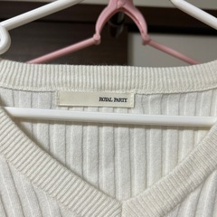 ローヤルパーティ　長袖トップスの画像