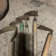 草取り鎌の画像