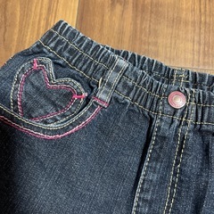 女の子デニムパンツの画像