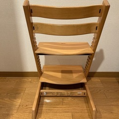 ストッケ　トリップトラップ　椅子の画像