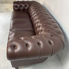 ◆🔶送料無料・設置無料有り🔶◆本革 チェスターフィールド風ソファ 3人掛け ダークブラウン 総革 クラシック 英国調 ヴィンテージ レザーソファ 家具の画像