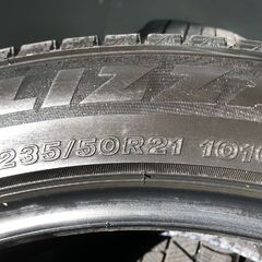 BS BRIDGESTONE BLIZZAK VRX3 235/50R21 21インチ スタッドレス 4本 23年製 バリ溝 レクサスRX等　(STE083)の画像