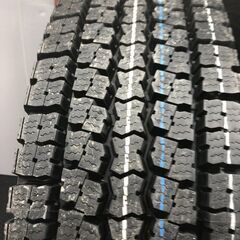 【新品】2025年製 札幌発 引取OK TOYO M919 11R22.5 16PR 22.5インチ トラックタイヤ スタッドレス 10本 ダンプ 大型トラック等　(STQ075) の画像