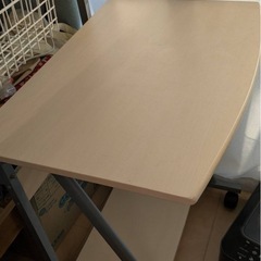 机　キャスター付きの画像