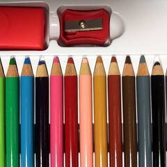 ミッキーマウス　色鉛筆　１８色　三菱の画像